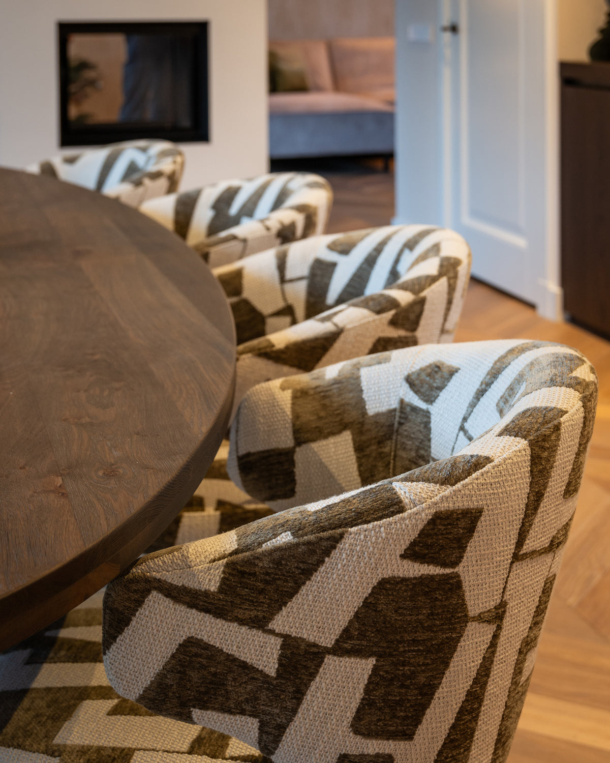 Scaun dining Milly, moss graffic, rotativ – ambient