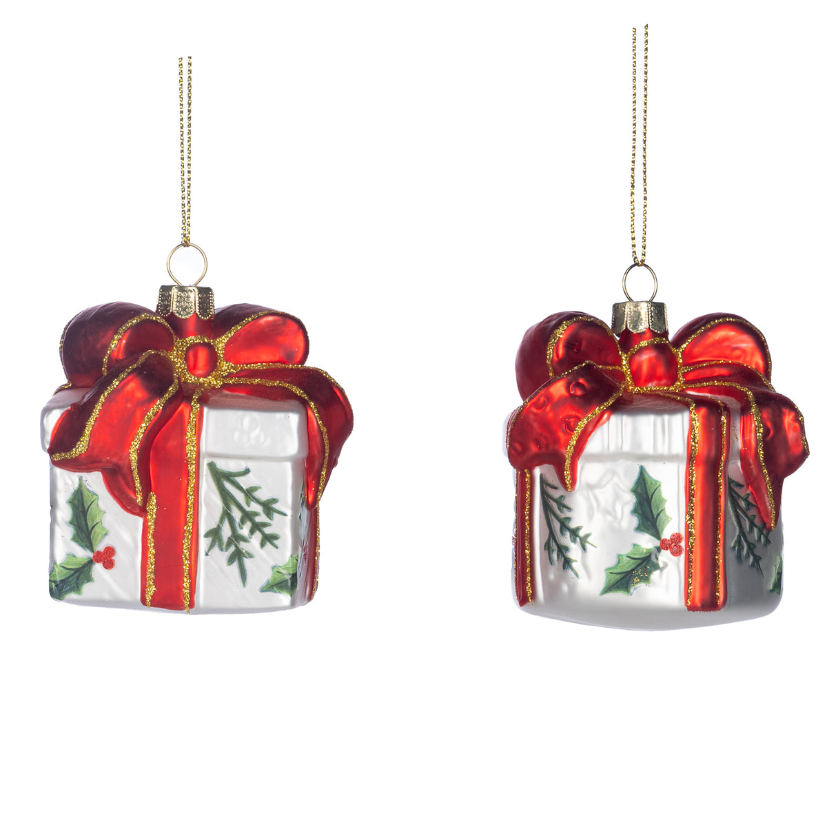 Set 2 ornamente cutii cadou din sticlă cu frunze de ilice, alb/roșu/verde, 7 cm