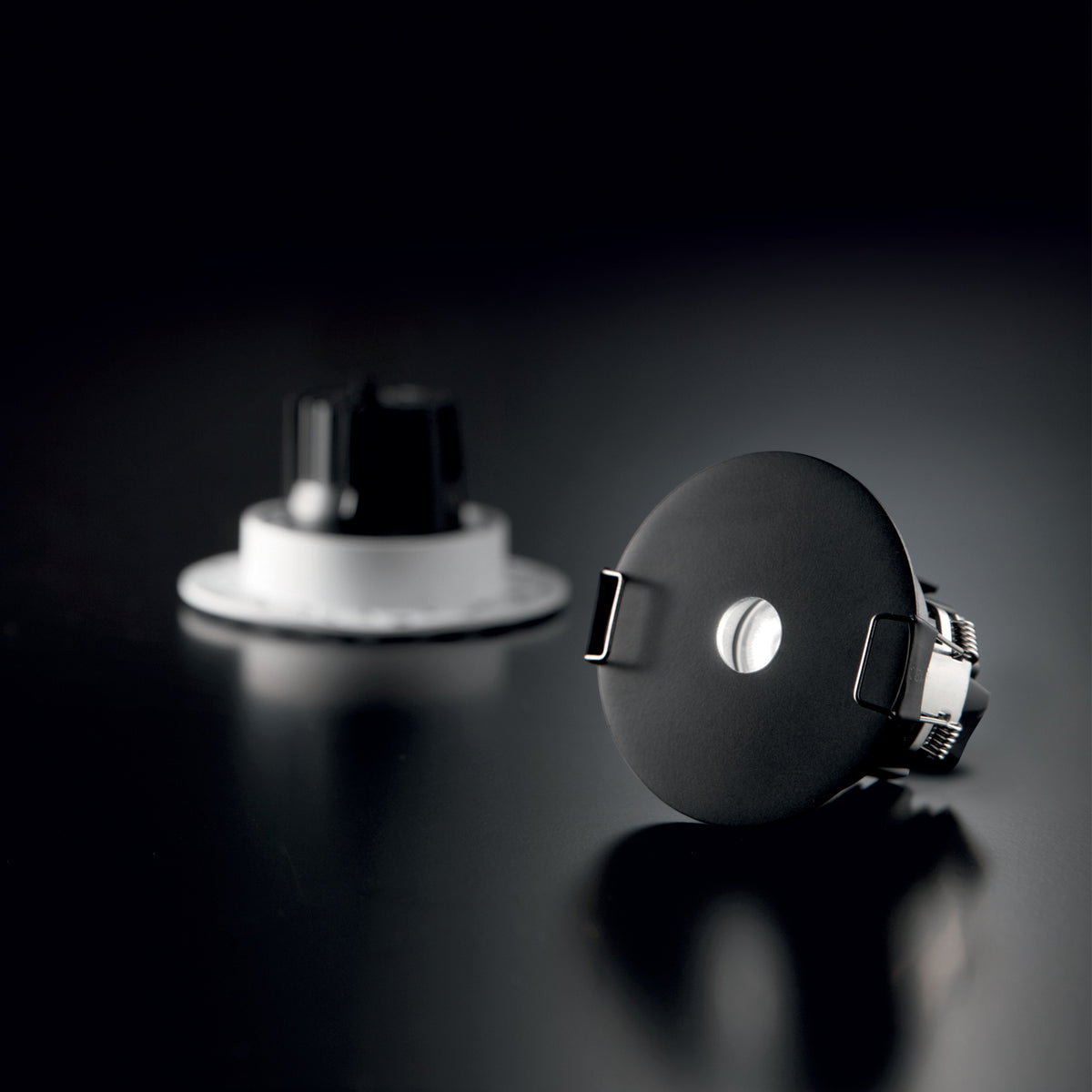Spot încastrat Infinity FI cu ramă 7W 3000K, negru – ambient