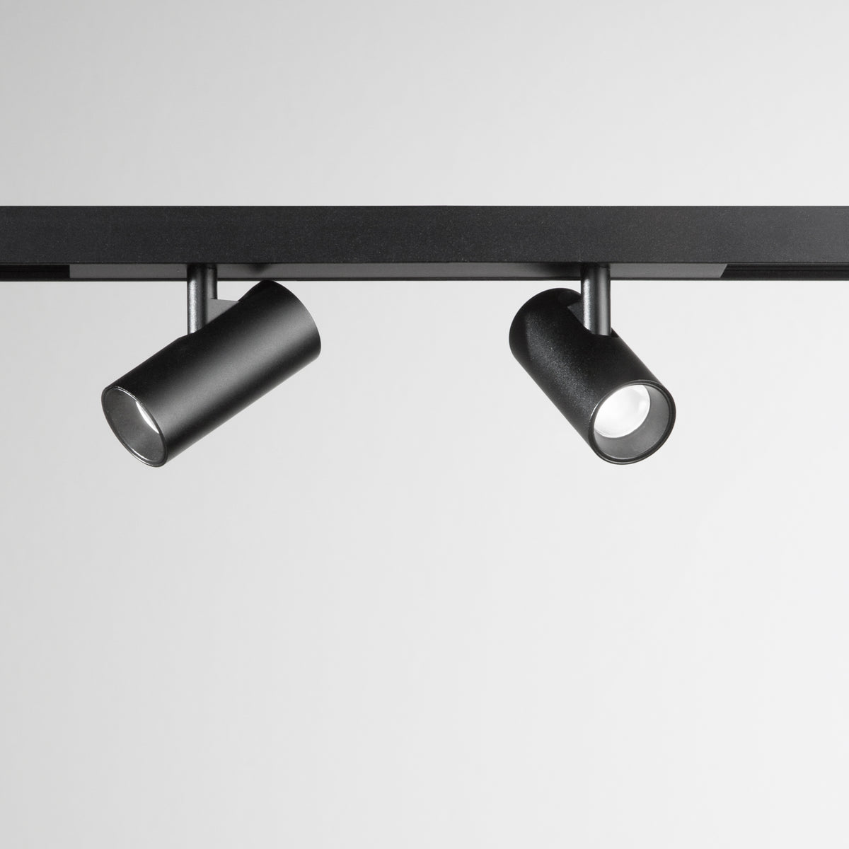 Spot pe șină Stick dublu 6W 2700K, negru – ambient