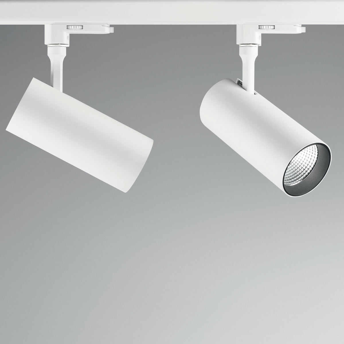Spot pe șină trifazată Smile TR 20W CRI80 50° 3000K, alb – ambient