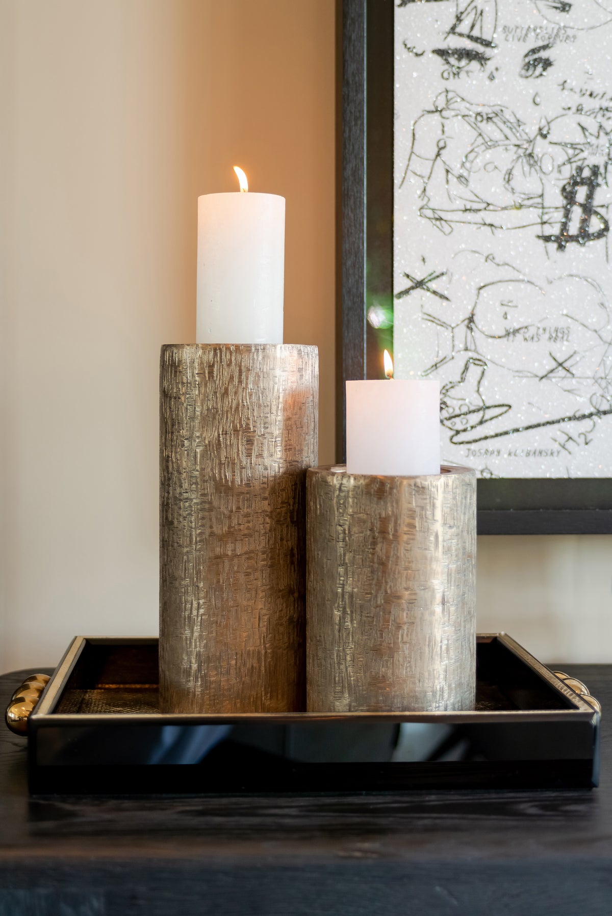Tavă decorativă Liv, negru/auriu – ambient
