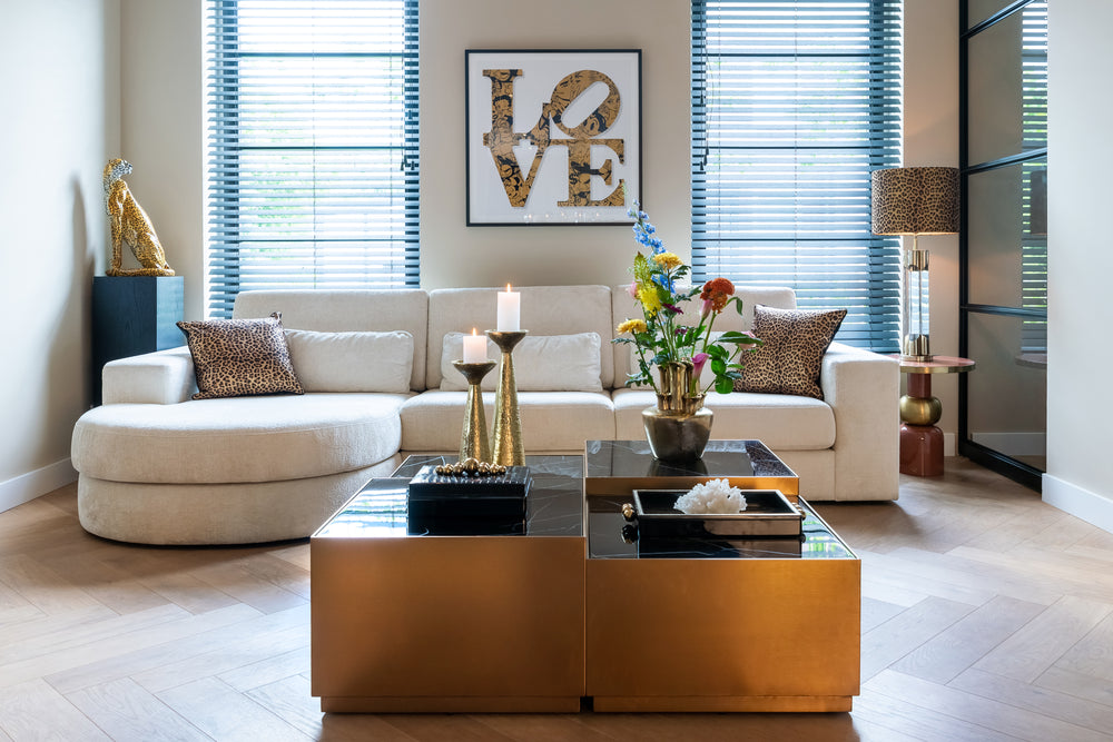 Tavă decorativă Liv, negru/auriu – ambient